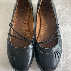 Naturalizer leather shoes